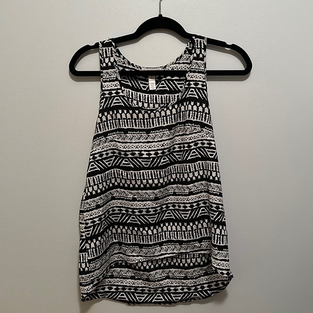 Woman’s tank, high/low Size Small